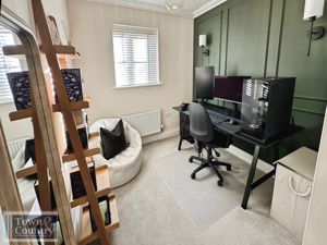 KEATS CRESCENT- click for photo gallery